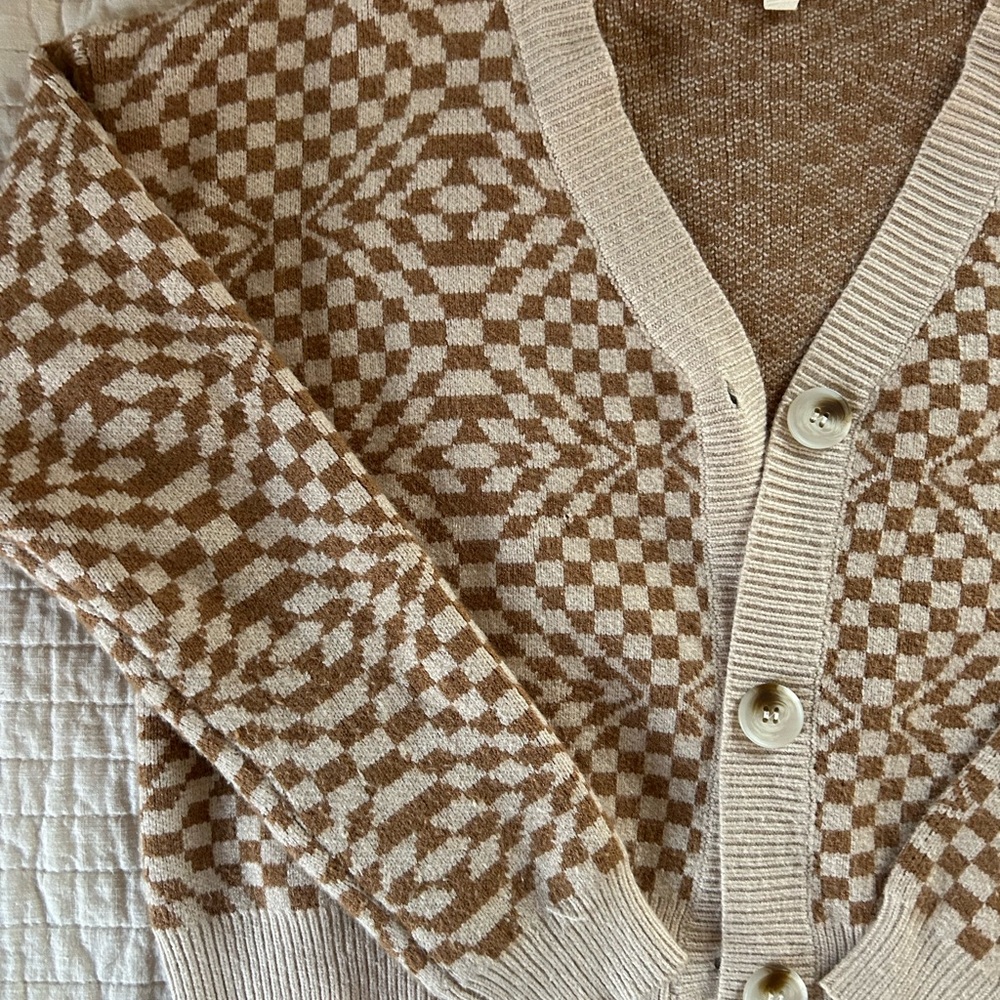 Geometric Checkered Cardigan - Picture 2 of 4